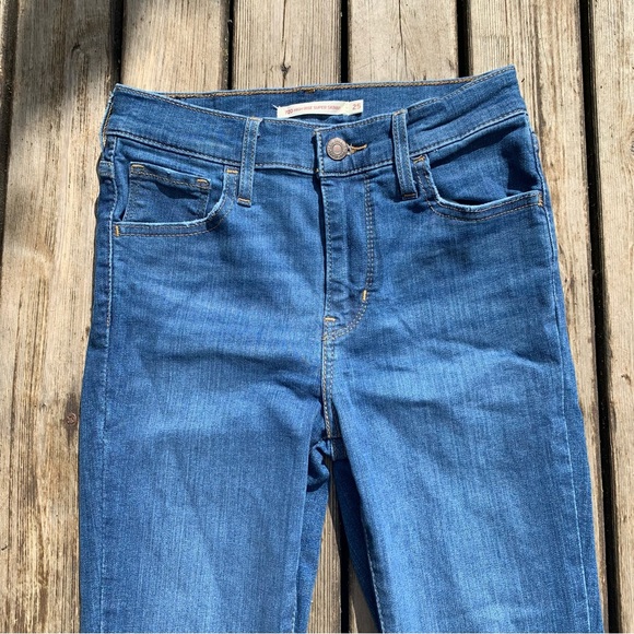 720 High Rise Super Skinny Levi’s - Picture 4 of 16